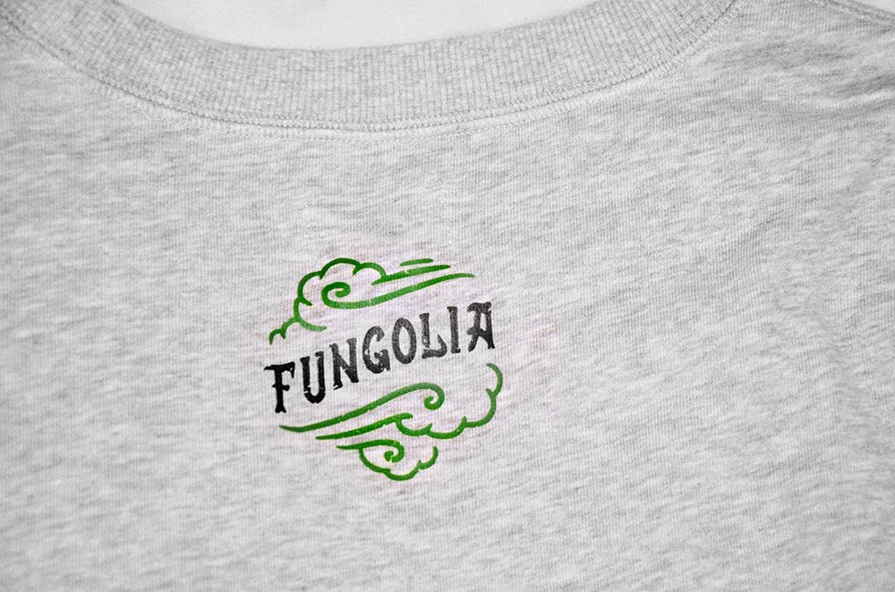 <Ab 005> Fungolia Classic sweatshirt - It's Wicked in the Wind (light grey)