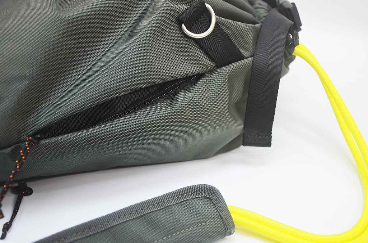 <A 000a57> Fungolia Premium drawstring backpack (Dark Green/Black)