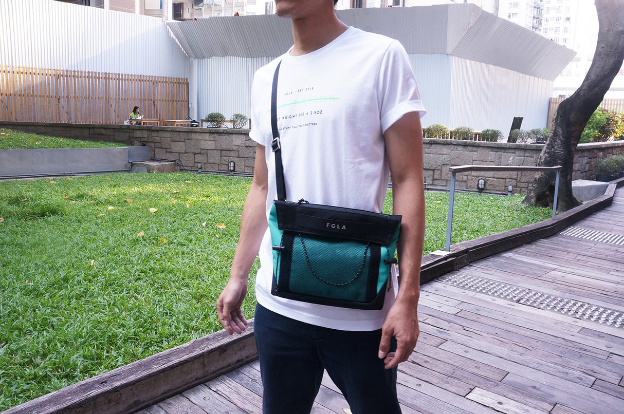 <A 000a001v3> Fungolia multi-purpose pouch (Black/Aqua green)