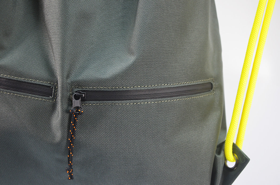 <A 000a57> Fungolia Premium drawstring backpack (Dark Green/Black)