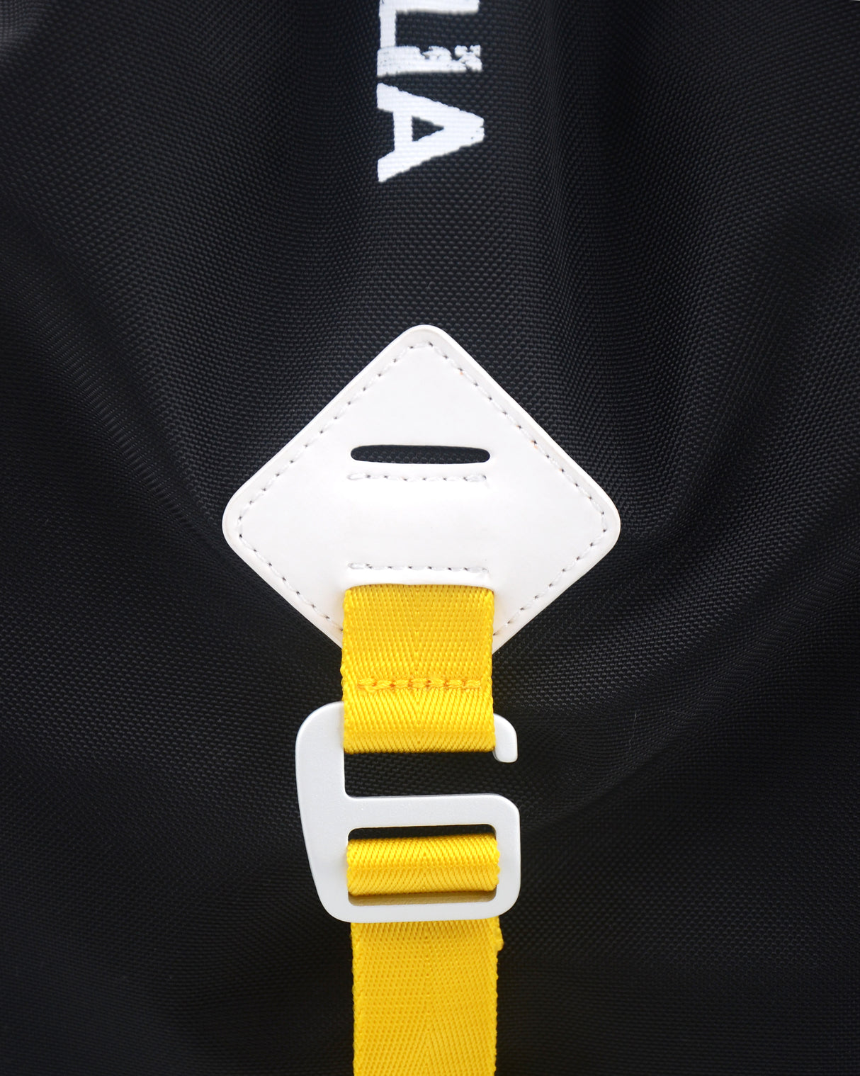 <A 001b1> Fungolia Premium drawstring backpack (Black/Yellow)