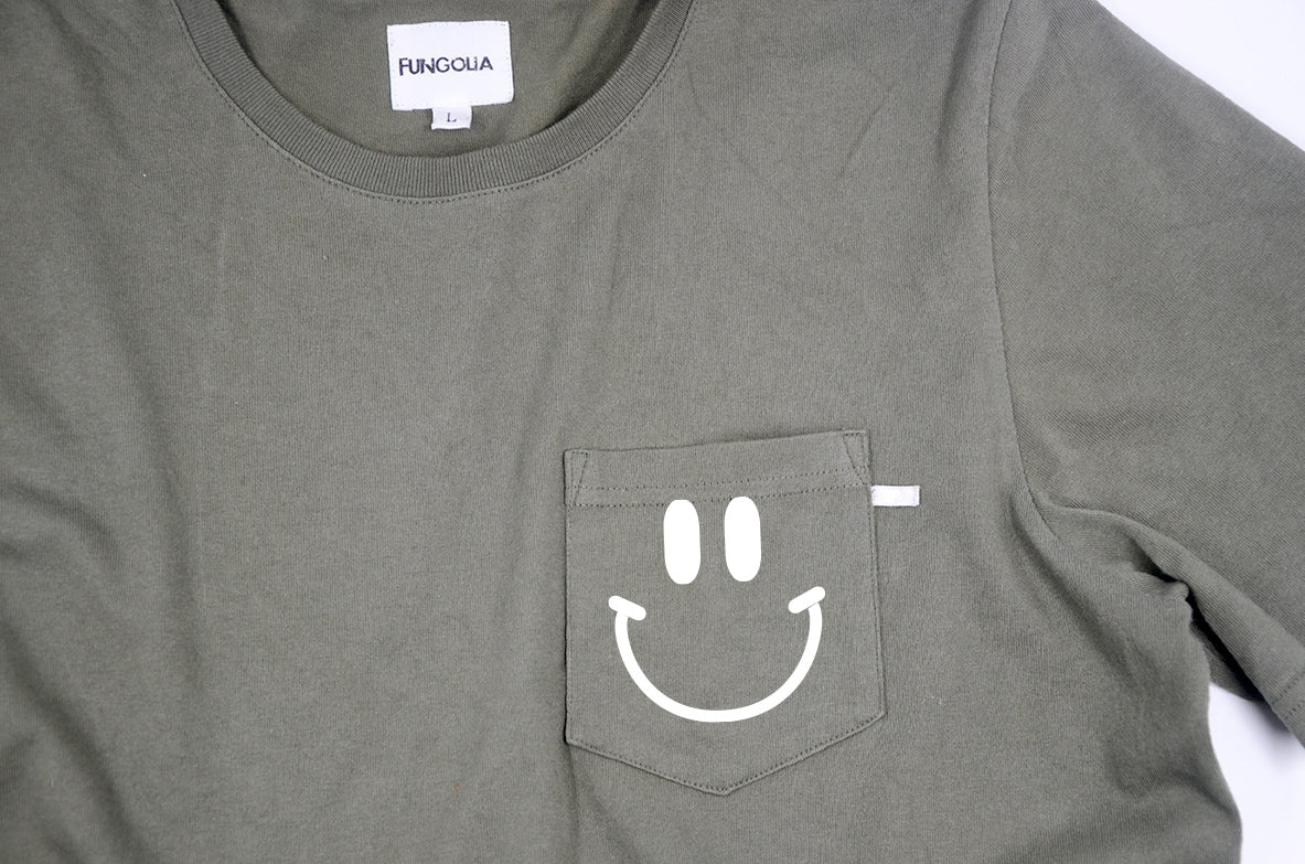 <A 056>Muse Pocket Tee - Military Green (Smiley Face)