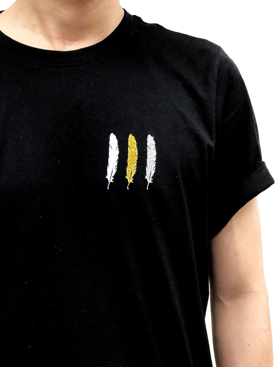<A 001a03> Fungolia Feather Embroidery Tee (Black)