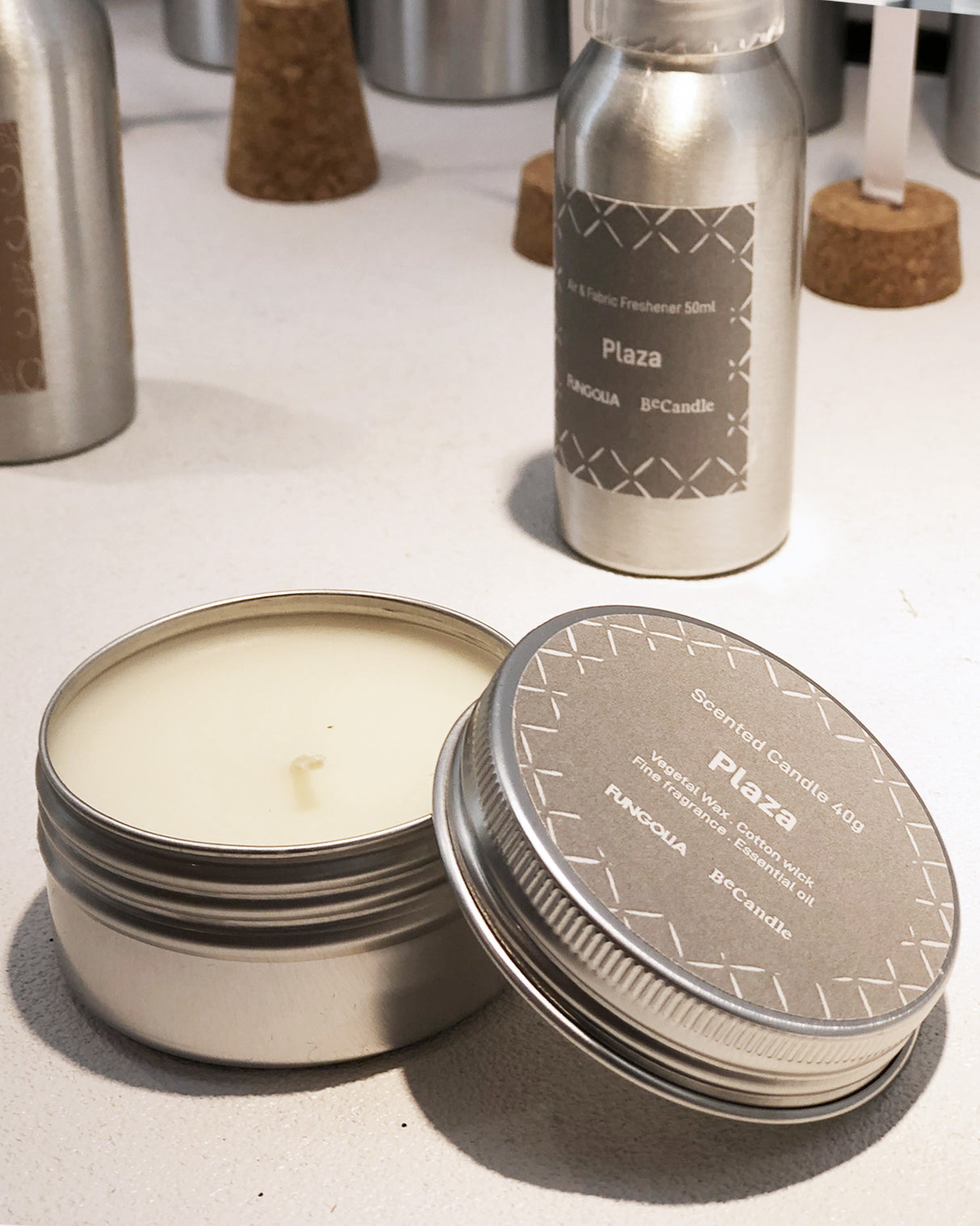 <A 000a71> Fungolia x Becandle Scented Travel Candle (Plaza)