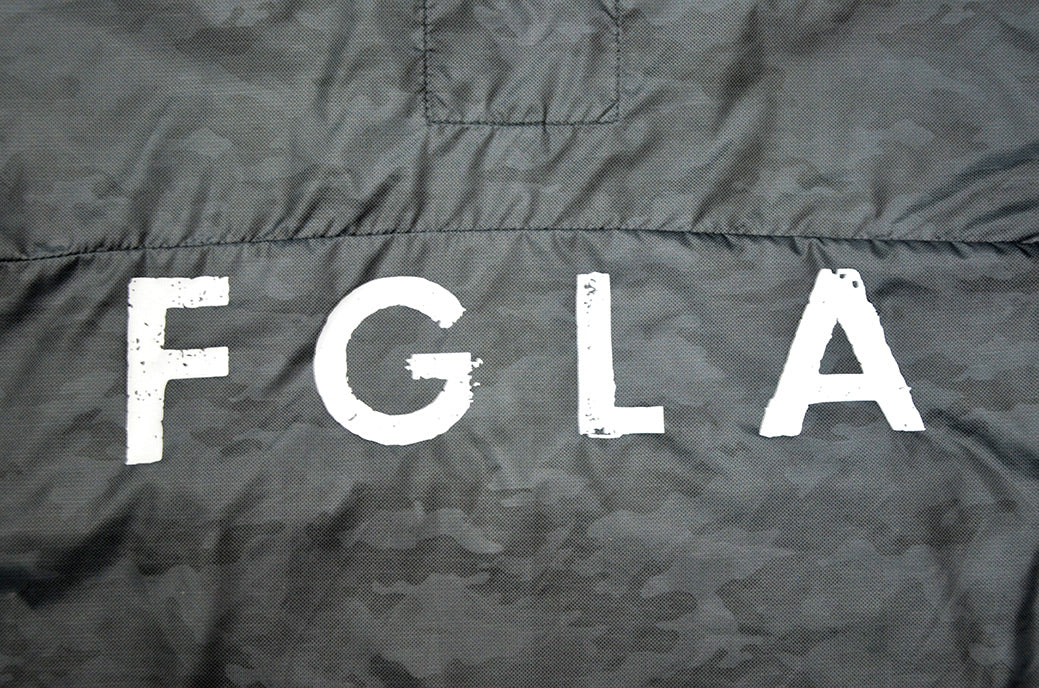 <A 000a001y5a01> Fungolia Packable Windbreaker (Grey Camouflage)