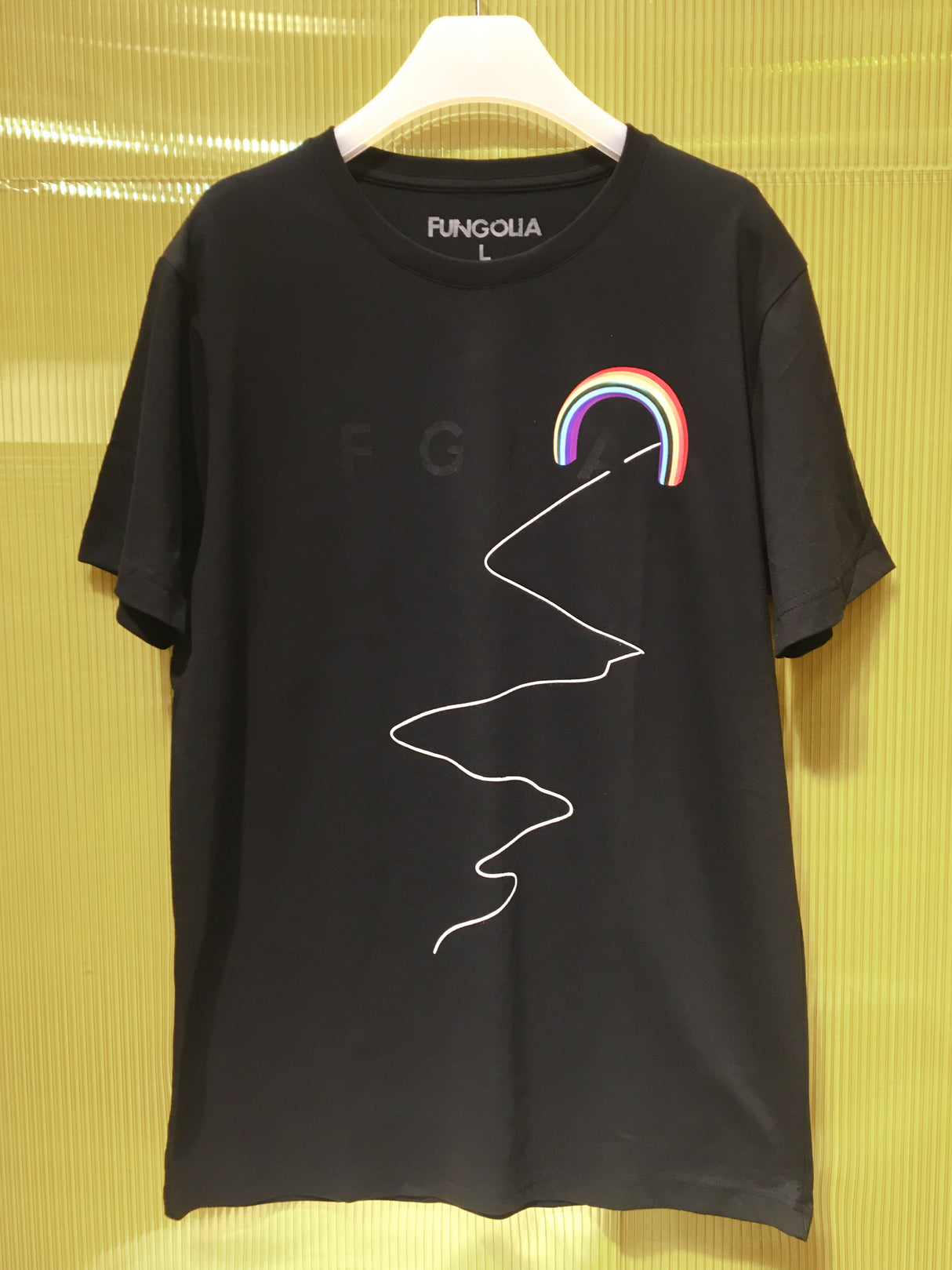 <A 000a004d> Rainbow (Black)