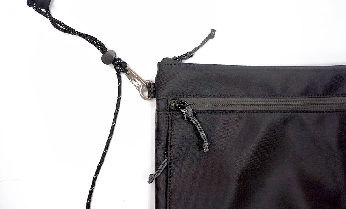 <A 000a20aa> Fungolia Essentials Shoulder Bag (Black)