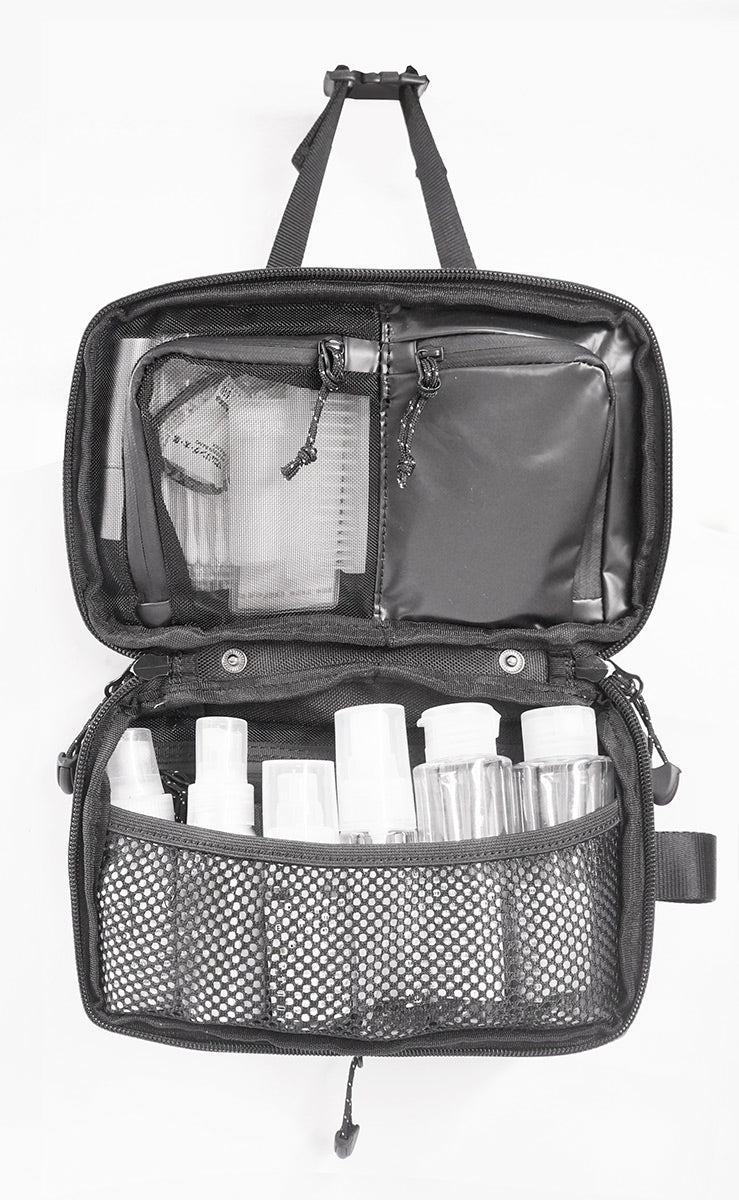 <A 000a001a92tx> Fungolia Mid-sized Expandable Premium Toiletry Bag (Matte Black)