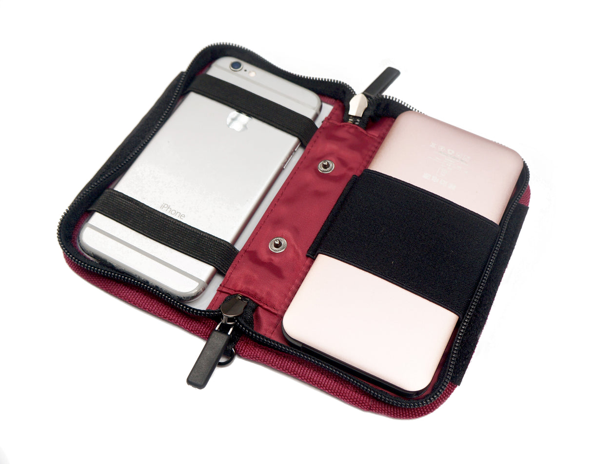 <A 000a001z8> Fungolia Smartphone Charging Pouch (Burgundy)