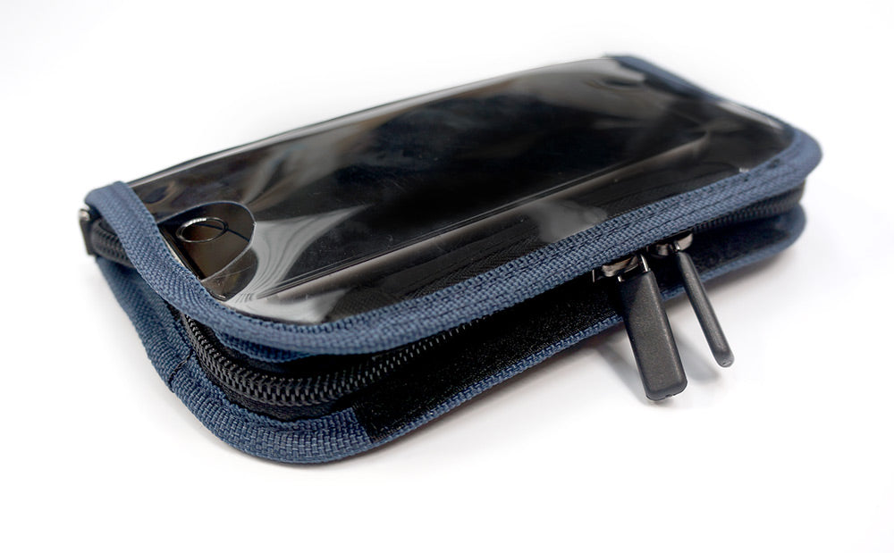 <A 000a001z7> Fungolia Smartphone Charging Pouch (Navy)