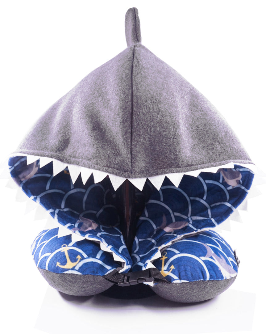 <A 000a002b>"Hawaii Shark" Memory Foam Travel Hoodie Pillow