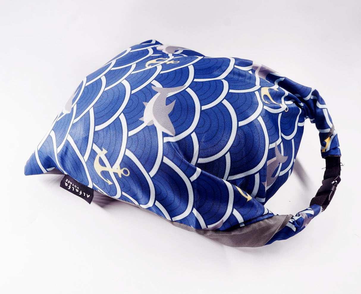<A 000a002b>"Hawaii Shark" Memory Foam Travel Hoodie Pillow